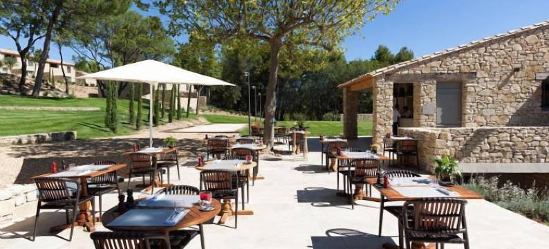 玛斯德埃赫贝斯布兰奇Spa酒店 - 放松&城堡(Mas des Herbes Blanches Hôtel & Spa – Relais & Châteaux)图片