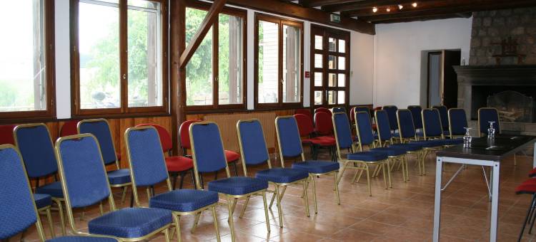 超级贝斯东部奥贝奇原生酒店(Auberge de la Petite Ferme, Super-Besse Est, the Originals Relais)图片