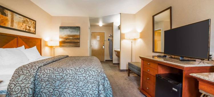 南帕罗德威套房旅馆(Rodeway Inn & Suites)图片