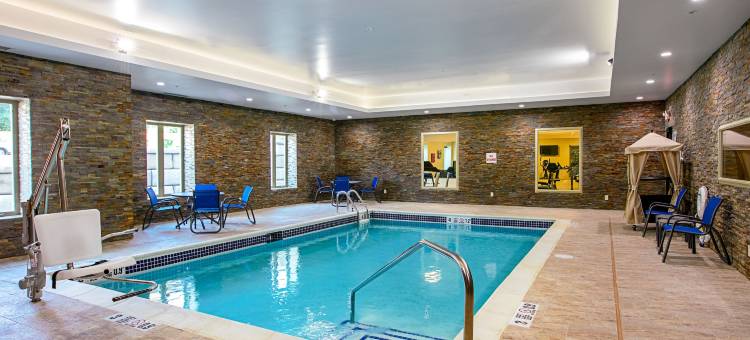 菲什基尔 84 号州际公路附近舒适全套房酒店(Comfort Suites Fishkill Near Interstate 84)图片