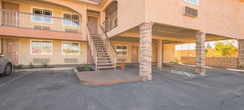 工业套房旅馆(Industry Inn & Suites)图片