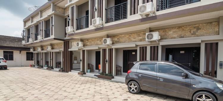 红多兹伊斯兰酒店-近占碑图古朱安(RedDoorz Syariah Near Tugu Juang Jambi)图片