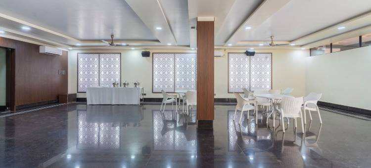 比斯图普尔的Treebo金色沙滩(Treebo the Golden Sands, Bistupur)图片