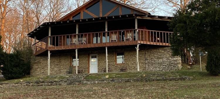 田纳西州山间粗犷质朴小屋，带阁楼(Rugged and Rustic Tennessee Mountain Cabin With Loft)图片