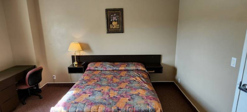 邦尼维尔酒店(Bonnyville Hotel)图片