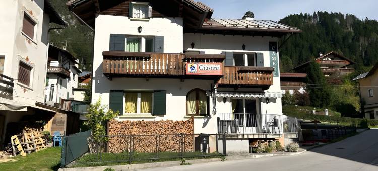 朱斯蒂娜美布雷酒吧酒店(B&B Meublè Giustina)图片