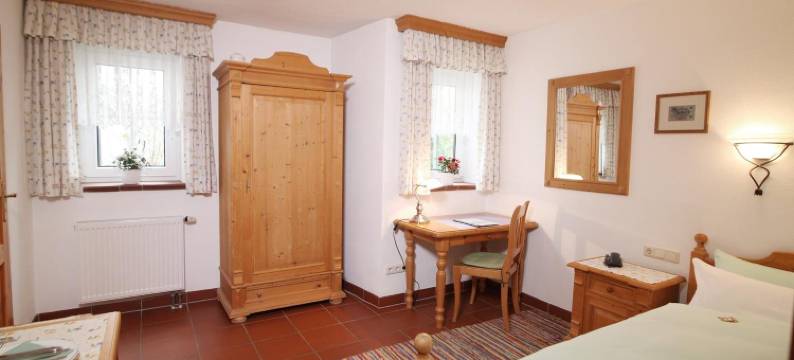 加斯特博丁豪斯克拉拉伯尔尼鲍姆酒店(Gäste- Und Boardinghaus Klara Birnbaum)图片