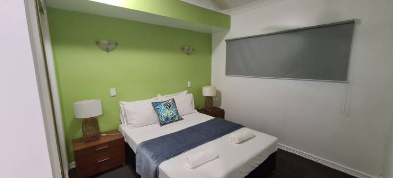 滨水露台公寓(Waterfront Terraces)图片