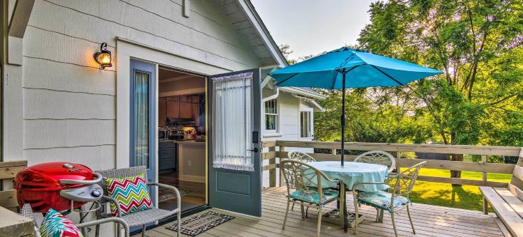 修复的马斯希尔家在1英亩：步行到镇上(Restored Mars Hill Home on 1 Acre Walk to Town!)图片