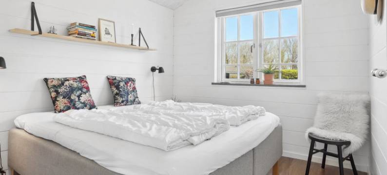 "Ovine" - 300m from the Sea图片