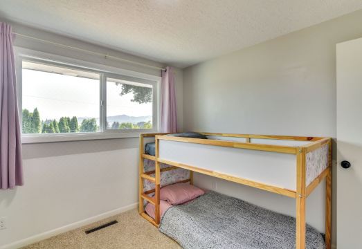 Serene Forest Grove Home w/ Deck & Stunning Views! Hotel Overview