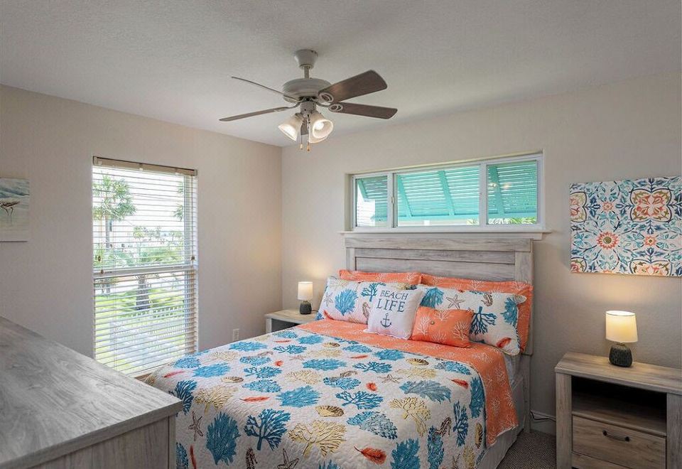 Canal Front House Sleeps 10 - Book now for Summer Hotel Overview