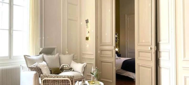 Le Crosne Parking Standing Quiet图片