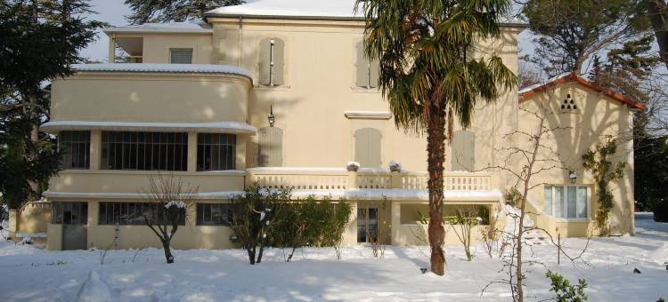 Villa in Valréas with Pool and Garden Views图片