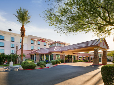 北凤凰城欢乐谷希尔顿花园酒店