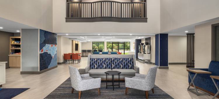 十字溪客栈及套房(Holiday Inn Express Fayetteville - Fort Bragg)图片