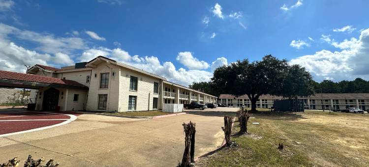 温德姆大学附近的纳科多奇斯速8酒店(Super 8 by Wyndham Nacogdoches Near University)图片