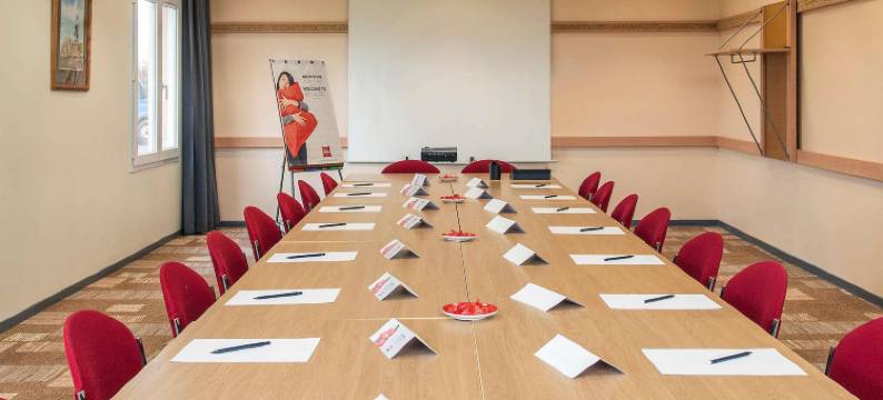 宜必思法莱斯诺曼底之心酒店(ibis Falaise Coeur de Normandie)图片