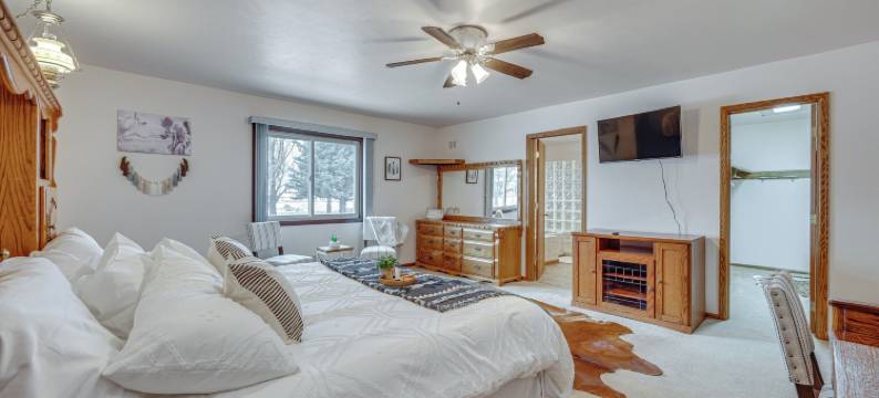 带室内游泳池的华丽Calhan家！(Stunning Calhan Home w/ Indoor Pool!)图片