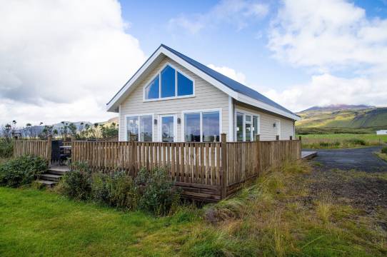 米兹赫劳恩·熔岩度假餐厅酒店(Miðhraun - Lava Resort)