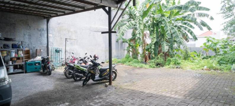 红多兹酒店@泗水苏科马马农格尔(RedDoorz at Sukomanunggal Surabaya)图片