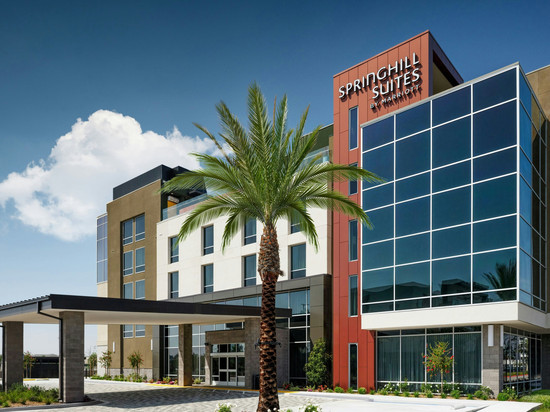 本图拉奥克斯纳德SpringHill Suites酒店