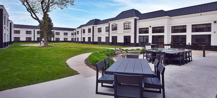 底特律诺维希尔顿逸林酒店(DoubleTree by Hilton Detroit Novi)图片