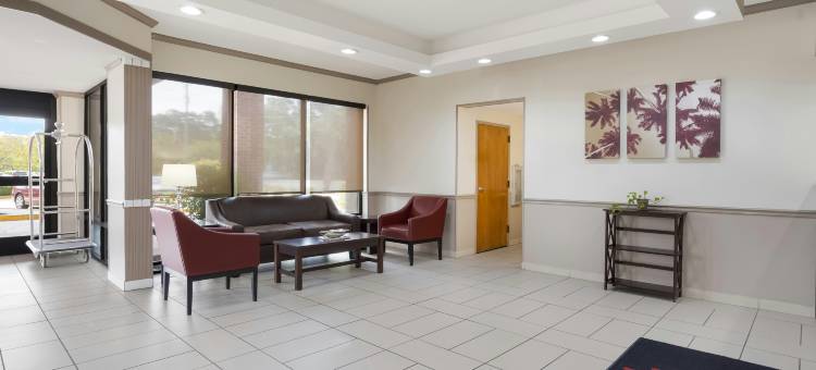 杰克森维尔红顶套房酒店(Red Roof Inn & Suites Jacksonville, NC)图片