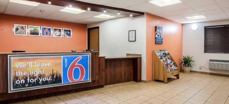 内珀维尔6号汽车旅馆(Motel 6 Naperville, IL)图片