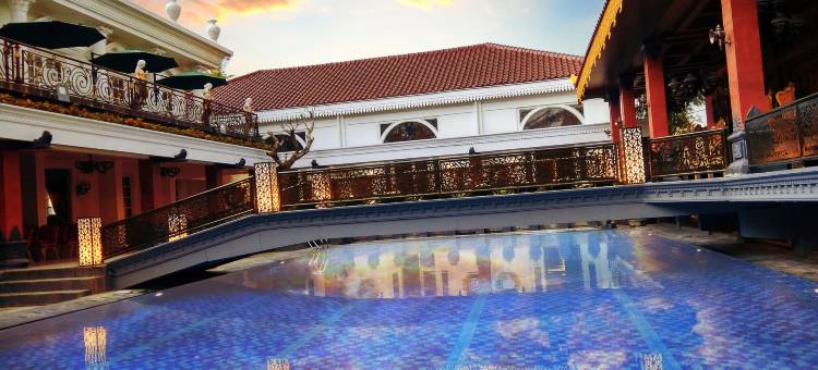 梭罗华美达套房酒店(Ramada Suites by Wyndham Solo)图片