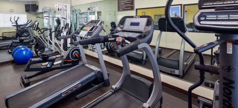 拜伦贝斯特韦斯特套房酒店(Best Western Inn  Suites)图片