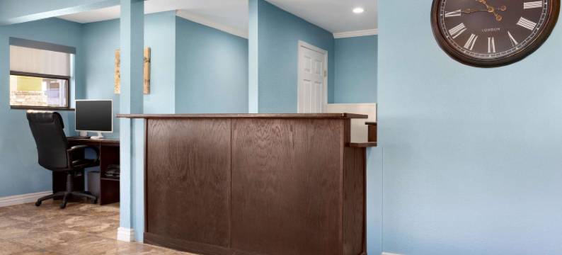 鲁伊多索唐斯戴斯酒店(Days Inn by Wyndham Ruidoso Downs)图片