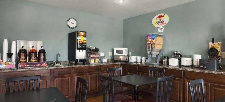 奥马哈康瑟尔布拉夫斯速8酒店(Super 8 by Wyndham Council Bluffs IA Omaha NE Area)图片