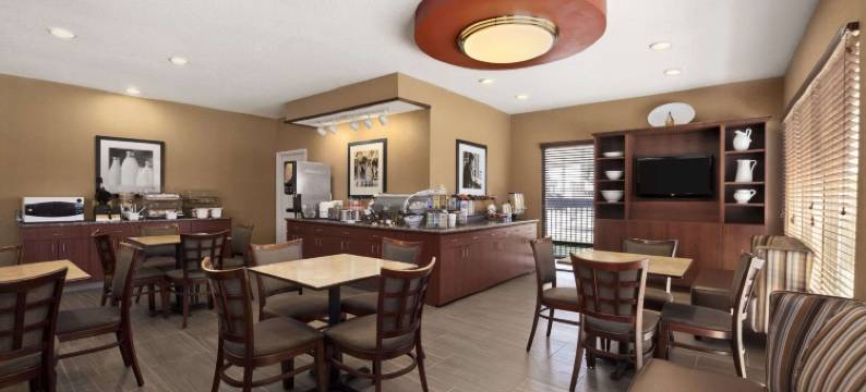 路易斯维尔呗盟套房酒店(Baymont by Wyndham Lewisville)图片