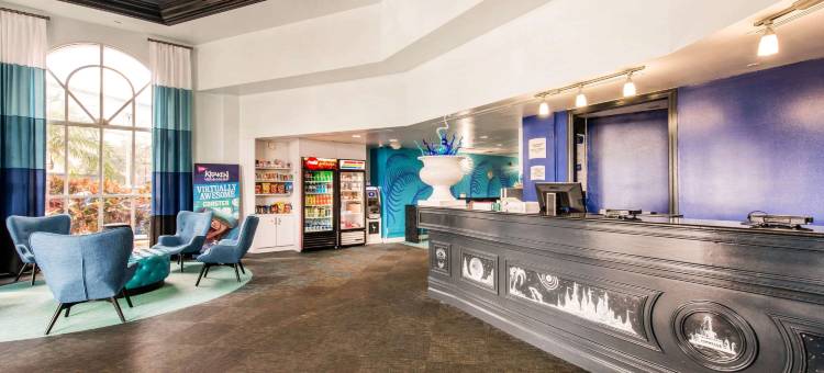主题公园附近凯艺套房酒店(Quality Inn & Suites Near the Theme Parks)图片