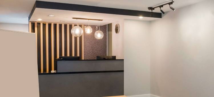 福尔斯彻奇索尼斯塔简单套房酒店(Sonesta Simply Suites Falls Church)图片