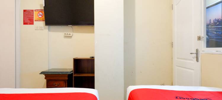 RedDoorz Near Universitas Diponegoro Semarang 2图片
