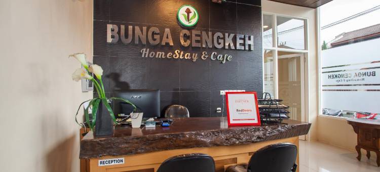 加兰丁香玛琅红多兹高级酒店(RedDoorz Premium @ Jalan Cengkeh Malang)图片