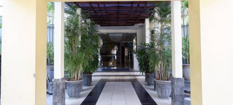 红门Plus酒店@新柯沙里拉亚(RedDoorz Plus @ Singosari Raya)图片