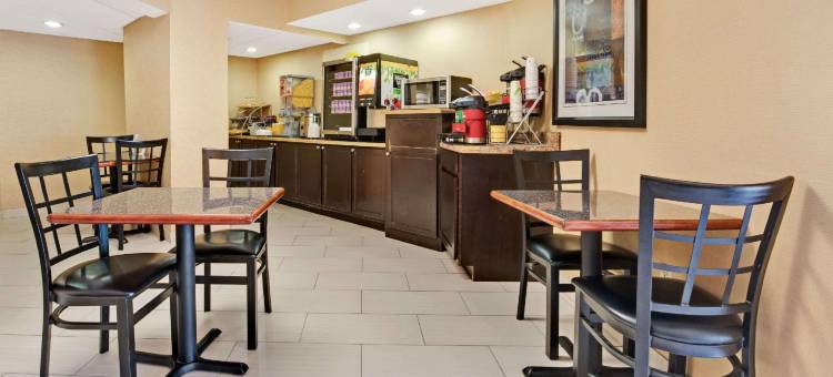 迪索托戴斯套房酒店(Days Inn & Suites by Wyndham DeSoto)图片