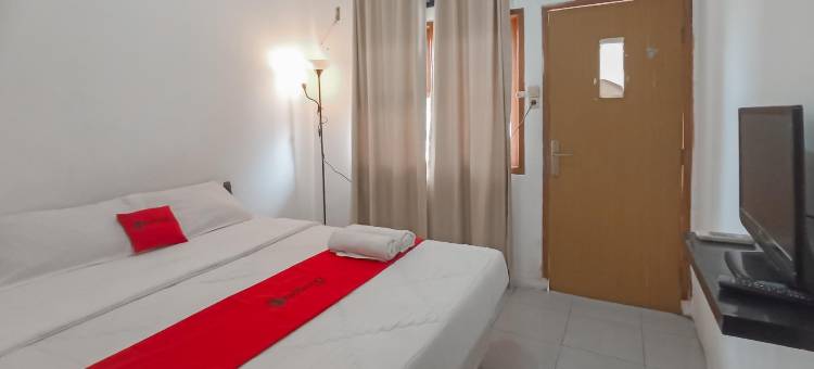 RedDoorz Syariah Near Rsud Karawang 2图片