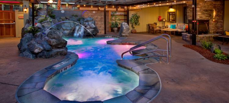 洪堡湾贝斯特韦斯特优质酒店(Best Western Plus Humboldt Bay Inn)图片