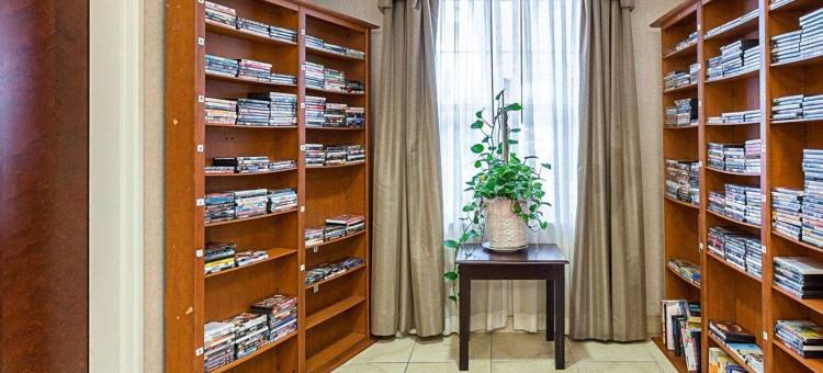 德克萨斯医学中心/雷莱恩公园美茵斯坦套房酒店(MainStay Suites Texas Medical Center/Reliant Park)图片