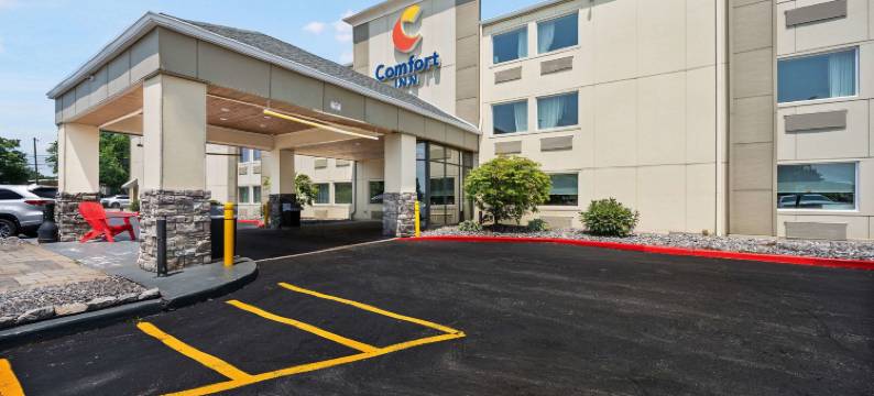 梅菲尔德高地克利夫兰东舒适酒店(Comfort Inn Mayfield Heights Cleveland East)图片