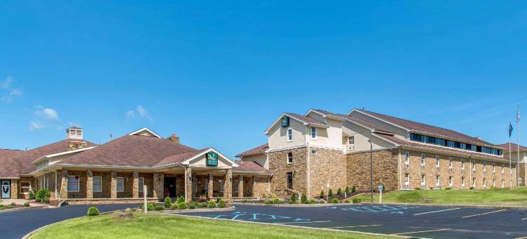 西贝德福德凯艺套房酒店(Quality Inn & Suites Bedford West)图片