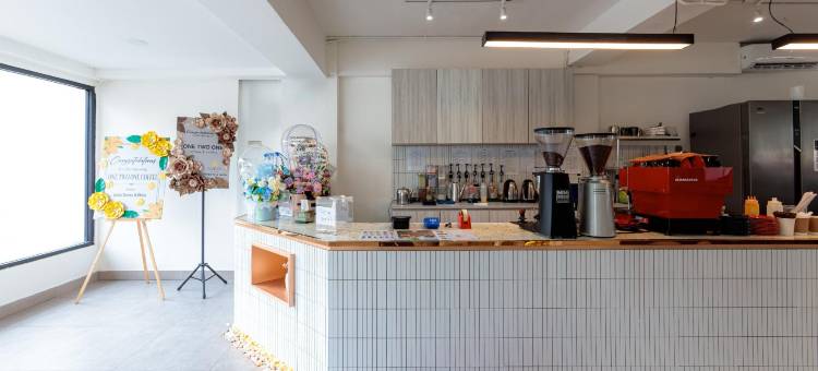 红多兹酒店近芒加杜阿购物中心(RedDoorz Near Mangga Dua Mall)图片