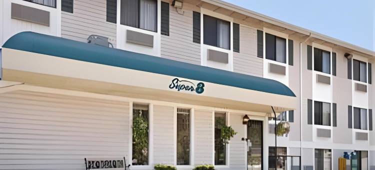 爱荷华市-科尔维尔速8酒店(Super 8 by Wyndham Iowa City/Coralville)图片