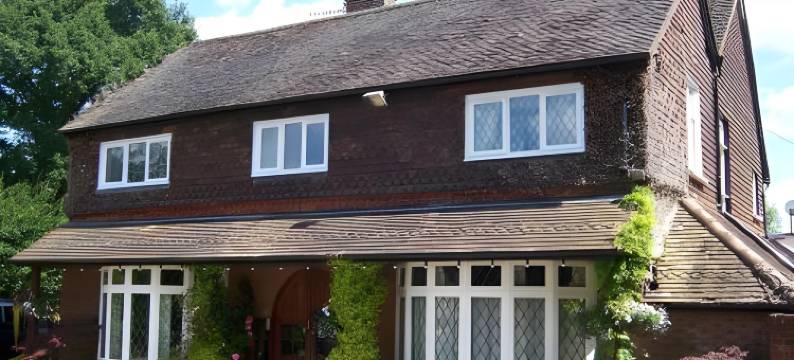 特朗博斯盖特威克住宿加早餐酒店(Trumbles Gatwick B&B)图片