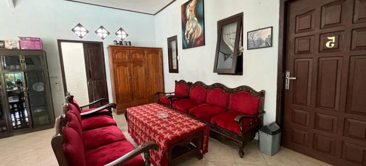 O酒店阿埃罗科斯特布丽莎-靠近拉旺传统市场(Hotel O Aero Kost Bu Lisa Syariah Near Pasar Tradisional Lawang)图片