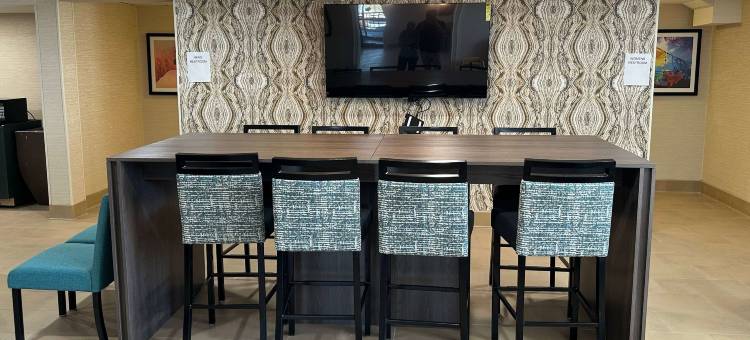 阿尔伯克基机场拉昆塔温德姆酒店(La Quinta Inn by Wyndham Albuquerque Airport)图片